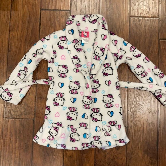 Hello Kitty Robe  EUC - Picture 4 of 7